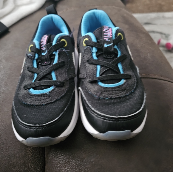 Nike AirMax Toddler 9C - Picture 4 of 6